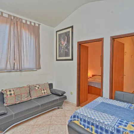 Apartments With Pool 749 Apartment Pula