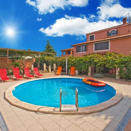 Apartments With Pool 749