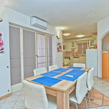 Apartment Apartments With Pool 749 *