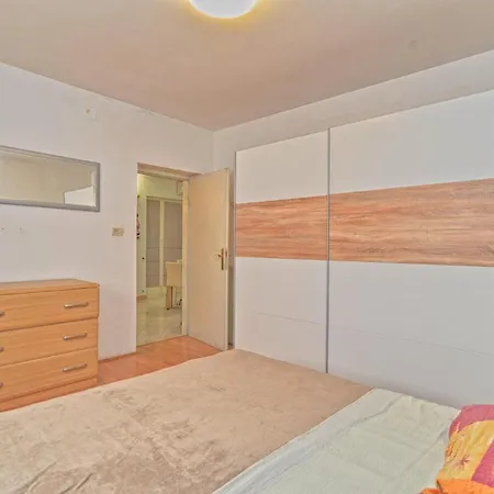Apartment Apartments With Pool 749