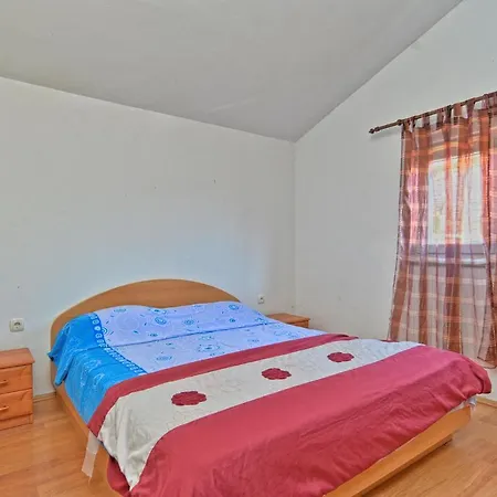 Apartments With Pool 749 Apartment Pula